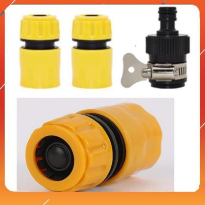 Bộ dây vòi xịt nước rửa xe, tưới cây , tăng áp 3 lần, loại 20m 206701-1 đầu đồng,cút,nối nhựa đen + mở chai