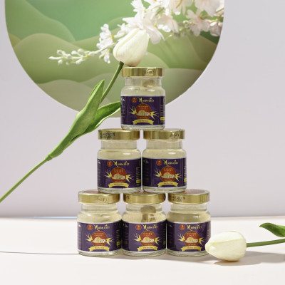 Hộp Quà 6 Hũ Yến Sào Chưng Hạt Sen Nhân Việt 30% Yến 70ml/Hũ