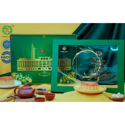 Hộp bánh trung thu Vinh Quang 1080g - 4 Bánh 2 Trứng (220g) - Thành Long - Việt Nam