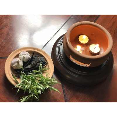 Combo 2 bếp xông đốt bồ kết chanh sả thảo dược tặng 1 hộp nến 10 viên (Mầu đất ngẫu nhiên)