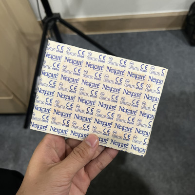 Hộp 4 miếng gạc khử trùng chống thấm nước màu da, có bông thấm hút dịch mủ, cỡ lớn 3M Nexacare Awp34, thương hiệu Mỹ