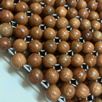 Lót Khoác Vai Ghế Xe Ô Tô Hạt Gỗ Hương Hạt 1.2cm ( hình thật )