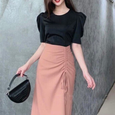 Chân váy bút chì dài qua gối sang trọng, thích hợp mặc đi làm hoặc dự tiệc