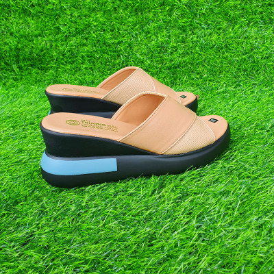 Dép nữ đế xuồng 7cm Trường Hải trung niên 2 màu đen, kem PU nhẹ DN145