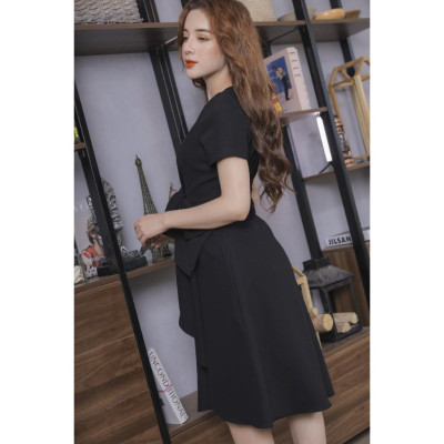 Váy Chữ Chéo Eo Màu Đen Cao Cấp 23V040 Pi Style