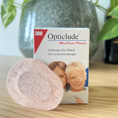 Hộp 50 miếng dán mắt tập nhược thị cho trẻ 3M 1537 cỡ bé, sản xuất tại Ba Lan
