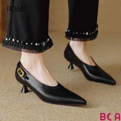 Giày bít mũi công sở nữ cao 4cm RO687 ROSATA tại BCASHOP thiết kế tinh tế nhưng sang trọng, tôn chân và nâng phong cách
