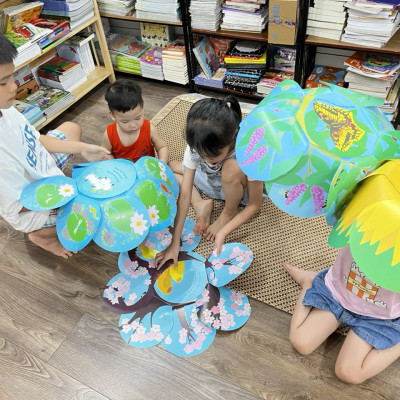 Sách cho bé - Vòng Đời Kỳ Diệu - Hoa Hướng Dương Lớn Lên Như Thế Nào? - Sách tranh, lật mở bông hoa - Khám phá tự nhiên