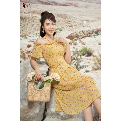 Đầm maxi hoa nhí hở vai, chân xếp ly Tri
